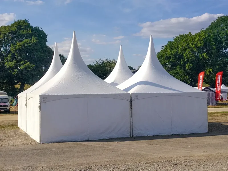 Réalisation - Tentes toiture pointue